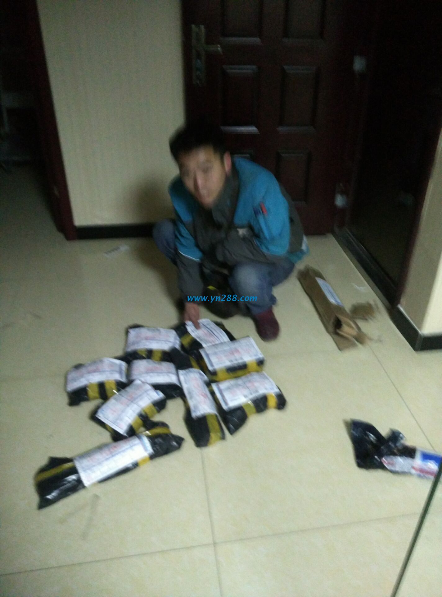  武安小夫妻帶寶寶來找手工活，沒有編號被婉拒