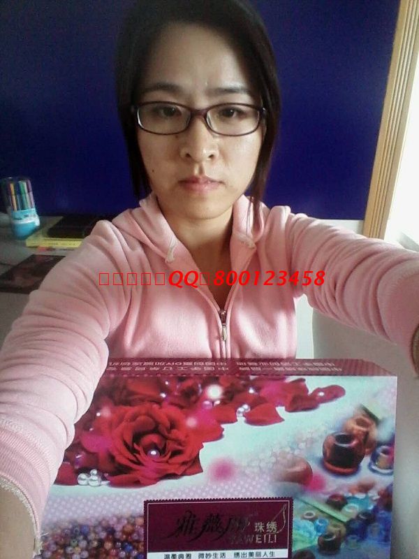 北京白領(lǐng)上班族李女士業(yè)余時(shí)間兼職做手工活珠繡 北京白領(lǐng)上班族李女士業(yè)余時(shí)間兼職做手工活珠繡(圖1)