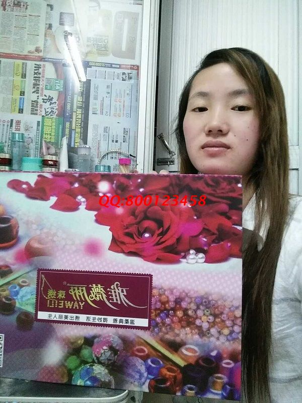白領(lǐng)也做手工活了！廣東深圳上班族吳女士業(yè)余時間兼職做手工活珠繡(圖1)