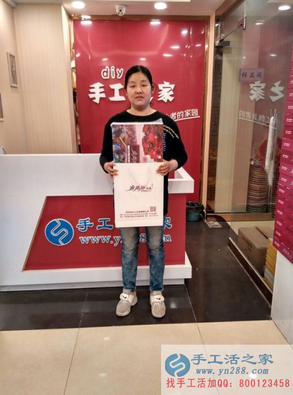 欲組織人做手工活串珠繡賺錢，邯鄲臨漳縣楊女士來(lái)手工活之家考察(圖1)