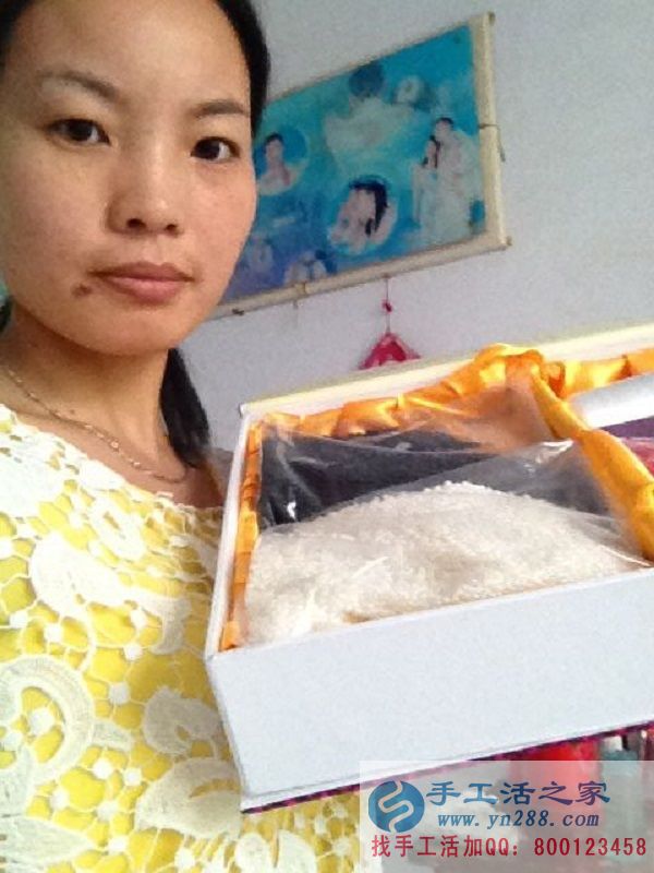 河南安陽趙女士在家?guī)殞毾胝覀€手工活做掙點(diǎn)零花錢減輕老公負(fù)擔(dān) 河南安陽趙女士在家?guī)殞毾胝覀€手工活做掙點(diǎn)零花錢減輕老公負(fù)擔(dān)(圖1)