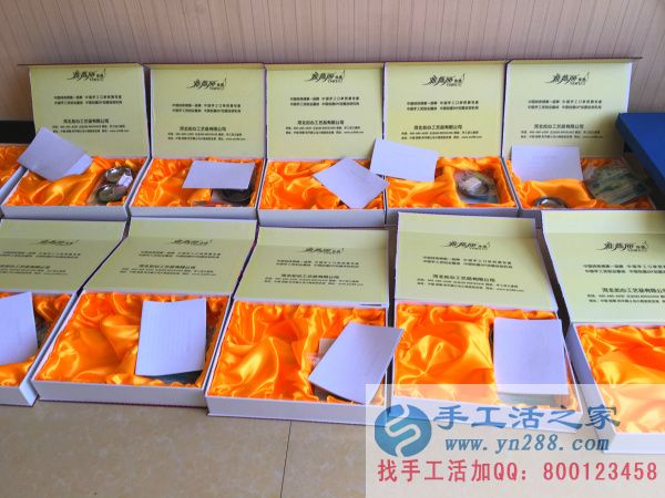 圖紙、制作串珠繡工具已放入
