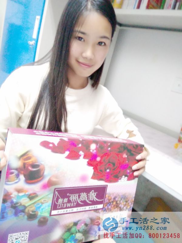 河南鄭州在校大學生許女士業(yè)余兼職手工活賺生活費 河南鄭州在校大學生許女士業(yè)余兼職手工活賺生活費