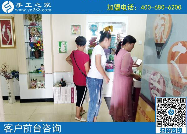 陪在孩子身邊，江蘇淮安顧女士在家做珠繡免押金串珠手工活賺錢(qián)