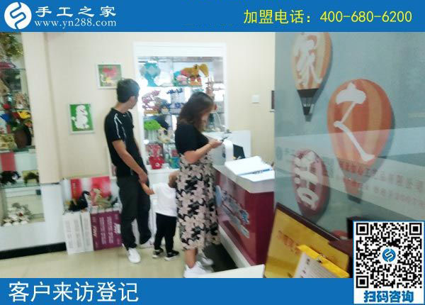 舍得給孩子花錢，福建莆田許女士一直在家做手工活加盟項目掙錢