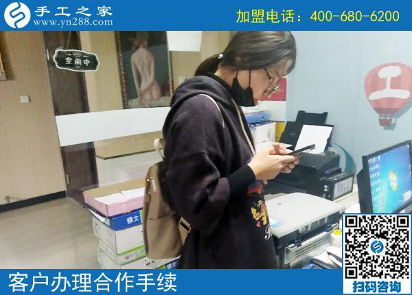 10月21日，正規(guī)手工活外發(fā)加工廠家一定是注重成品銷售的企業(yè)。手工之家接待考察加工客戶剪影