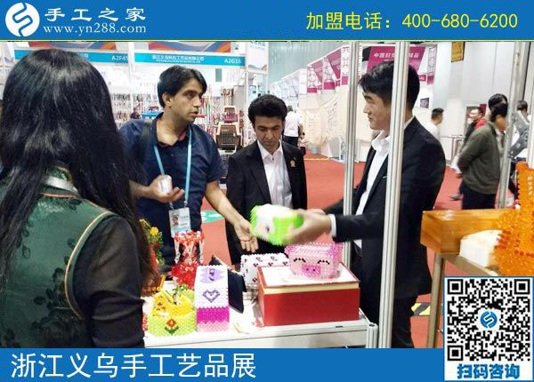 每次結(jié)算幾百元，河南禹州劉女士對(duì)拿回家做的手工活加工項(xiàng)目非常滿意