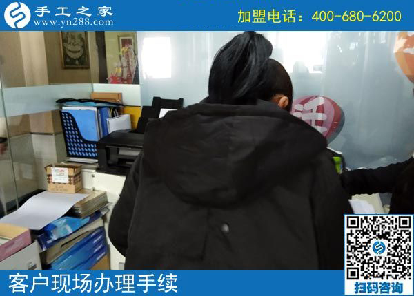 3月5日，沒有押金的手工活，在家做手工加工掙錢就選這個(gè)創(chuàng)業(yè)好項(xiàng)目，手工之家接待考察加工客戶剪影
