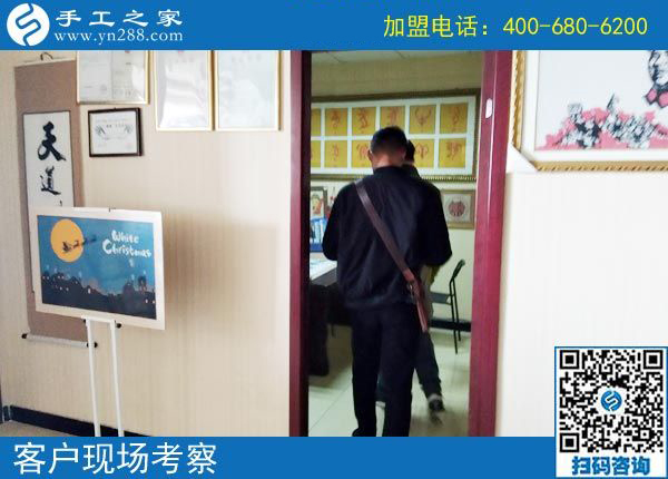 看到“手工海洋”的視頻，山東鄒城秦先生認(rèn)準(zhǔn)這個(gè)沒有押金的手工活
