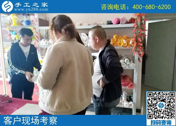 3月21日，在家做什么手工活能掙錢？大家都選這個賺錢的手工活。手工之家接待考察加工客戶剪影