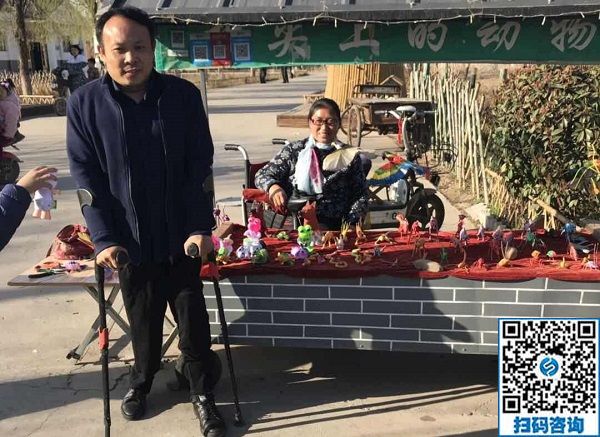 讓更多的民間手工和民間手工藝人在這個舞臺上一起高飛！------記手工之家郝總到訪糧畫小鎮(zhèn)，探訪草編大師李素云