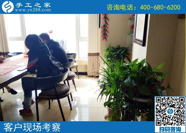 3月27日，返鄉(xiāng)農(nóng)民工的創(chuàng)業(yè)好項(xiàng)目就是這里免押金的手工活外發(fā)加工項(xiàng)目，手工之家接待考察加工客戶剪影