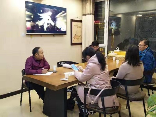加大珠繡市場(chǎng)化、著重產(chǎn)品創(chuàng)新------記邯鄲學(xué)院文化產(chǎn)業(yè)管理專業(yè)主任一行到手工之家調(diào)研指導(dǎo)
