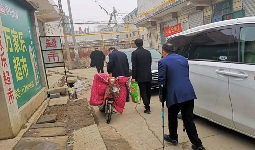 心懷公益、助力扶貧 --- --- 手工之家郝總與邯山區(qū)工商聯(lián)愛心企業(yè)家一起參加送溫暖春節(jié)慰問活動