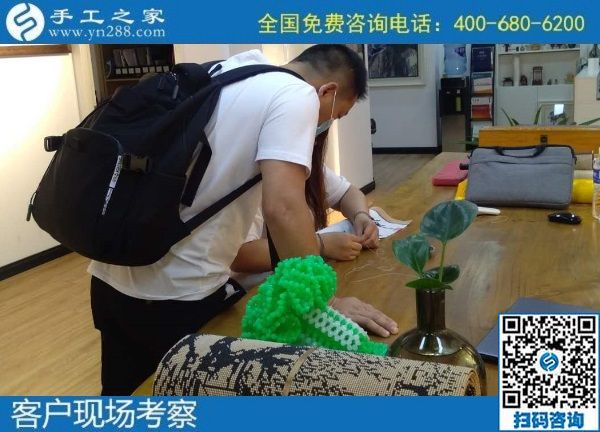 7月3日，58同城手工活外發(fā)加工，找到可以拿回家做的手工活選勵(lì)志珠珠繡。手工之家接待考察合作加工客戶剪影