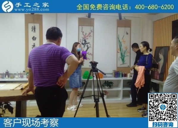 8月2日，想把手工活拿回家做，想接正規(guī)廠家的手工活，大家都選擇了這里，手工之家接待考察加工客戶剪影