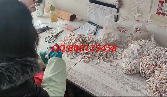 12月29日，拿回家做的手工活大批有，沒有技術(shù)門檻，老人也能做。手工之家倉庫日常工作實(shí)拍