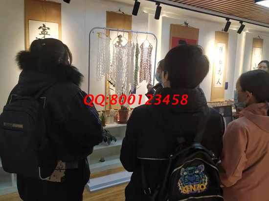 3月7日，拿回家做的手工活，想接正規(guī)廠家的手工活，就選勵(lì)志珠珠繡，手工之家接待考察合作加工客戶剪影