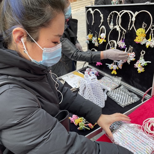 祝福三·八婦女節(jié)，勵(lì)志珠珠繡添風(fēng)采！------記手工之家參加“幸福叢臺(tái)、巾幗添彩”手工藝品展