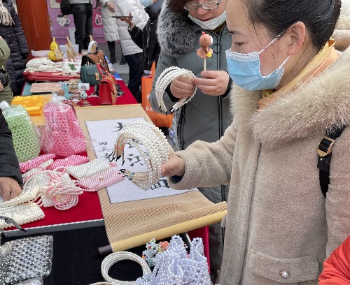 祝福三·八婦女節(jié)，勵(lì)志珠珠繡添風(fēng)采！------記手工之家參加“幸福叢臺(tái)、巾幗添彩”手工藝品展