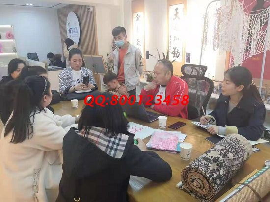 4月2日，做手工活是有技巧的，珠繡可以寄到家做的手工活要好要快就要看看這些，勵(lì)志珠珠繡串珠小飾品實(shí)拍