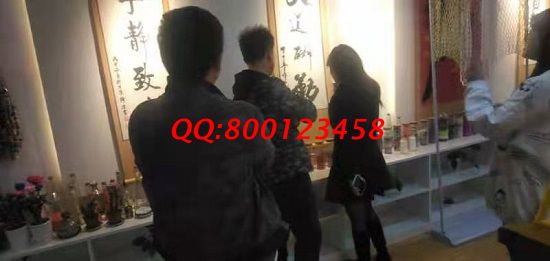 4月11日，想接正規(guī)廠家的手工活，珠繡這個拿回家做的手工活，成為越來越多人的選擇。手工之家接待考察合作加工客戶剪影