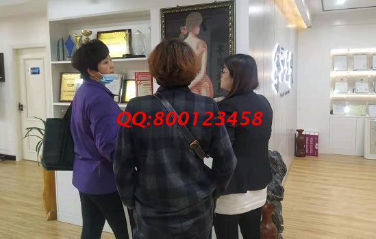 4月15日，拿回家做的手工活，非遺項目勵志珠珠繡加工項目，就業(yè)創(chuàng)業(yè)都很適合。手工之家接待考察合作加工客戶剪影
