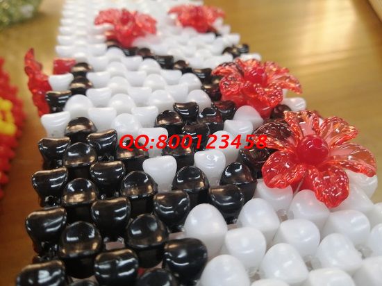 4月21日，可以寄到家做的手工活，加工手工活掙錢，要有收益，產(chǎn)品質量很重要，手工之家這樣來保證，圖為勵志珠珠繡串珠手工產(chǎn)品實拍