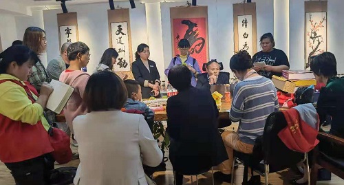 創(chuàng)業(yè)，其實有章可循，“手工之家”模式讓你人生有夢、創(chuàng)業(yè)成功                      ----記手工之家第二期全國優(yōu)秀繡娘培訓會