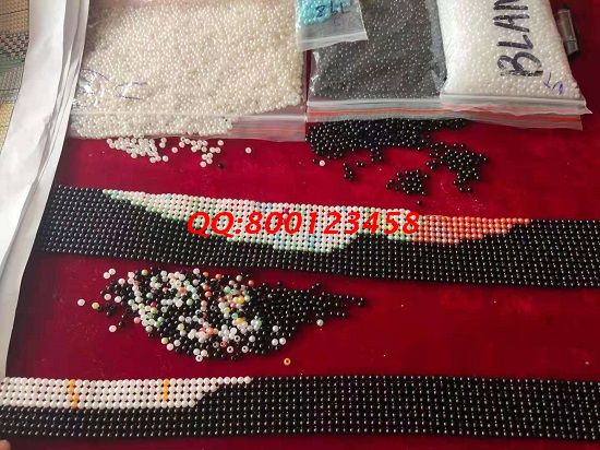 媽媽在家做手工活掙錢，孩子不再做留守兒童(圖1)