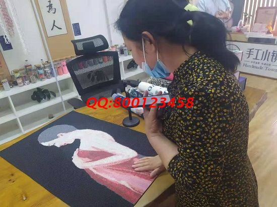 5月25日，找拿回家做的手工活掙錢，找正規(guī)手工活外發(fā)加工企業(yè)，就選勵志珠珠繡，手工之家接待考察合作加工客戶