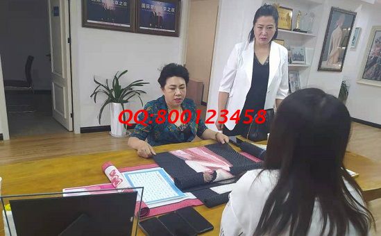 5月29日，想接正規(guī)廠家的手工活，拿回家做的手工活，要觀察，要考察，更要行動(dòng)，圖為手工之家接待考察合作加工客戶剪影