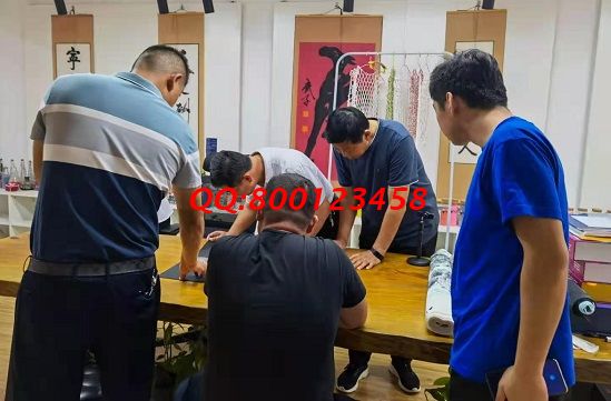 7月2日，可以寄到家做的手工活，簡單好做的勵志珠珠繡，大家都喜歡、都想做，村領(lǐng)導(dǎo)帶隊來考察。手工之家接待考察加工客戶剪影