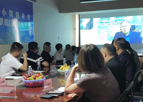 傳遞愛(ài)心，讓社會(huì)美好溫暖------記邯鄲紅十字愛(ài)心公益聯(lián)盟在手工之家