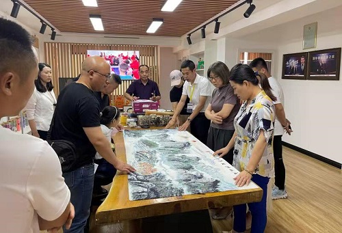 拳拳愛心，只為世間溫暖------記愛心企業(yè)手工之家創(chuàng)始人郝總