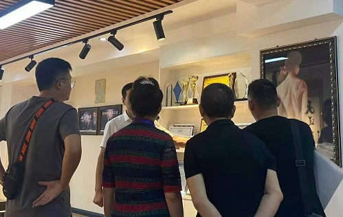 以珠繡手工為紐帶，做好居家就業(yè)創(chuàng)業(yè)-------記四川南充殘聯(lián)合作考察團在手工之家