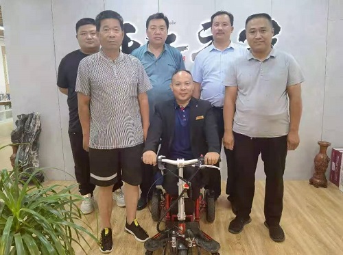 發(fā)展殘疾人事業(yè)，實(shí)施鄉(xiāng)村振興戰(zhàn)略--------記邱縣梁二莊鎮(zhèn)村領(lǐng)導(dǎo)一行蒞臨手工之家參觀指導(dǎo)