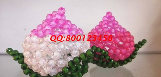 8月10日，就業(yè)創(chuàng)業(yè)好項(xiàng)目，拿回家做的手工活，手工之家的手工活代理加工項(xiàng)目很受大家的歡迎，圖為勵(lì)志珠珠繡串珠產(chǎn)品實(shí)拍