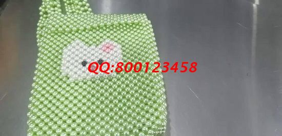 9月14日，正規(guī)供料的手工活，選外發(fā)手工活就要找正規(guī)企業(yè)、合適的手工，圖為勵志珠珠繡串珠產(chǎn)品（珠包）實拍