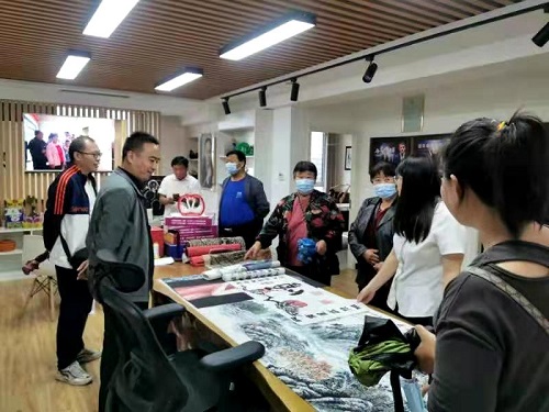 做好珠繡手工，助力鄉(xiāng)村振興 --- --- 記邯鄲學(xué)院宋主任一行蒞臨手工之家參觀指導(dǎo)