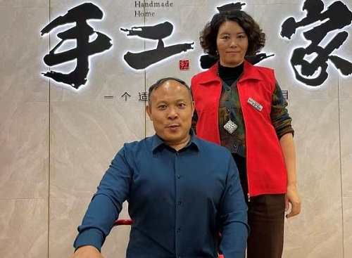 10月7日，正規(guī)可靠，拿回家做的手工活，可以寄到家做的手工活代理加工項(xiàng)目，就選這里，圖為手工之家優(yōu)秀繡娘培訓(xùn)會(huì)剪影