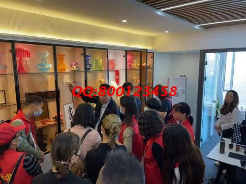 10月10日，加工費(fèi)結(jié)算，這個(gè)正規(guī)手工活外發(fā)加工企業(yè)的手工活代加工項(xiàng)目是這樣的，圖為手工之家優(yōu)秀繡娘培訓(xùn)會(huì)剪影