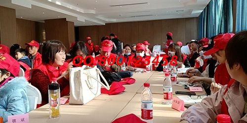10月11日，想接正規(guī)廠家的手工活，找拿回家做的手工活，看好這兩點，可以放心選擇了，圖為手工之家優(yōu)秀繡娘往期培訓會剪影
