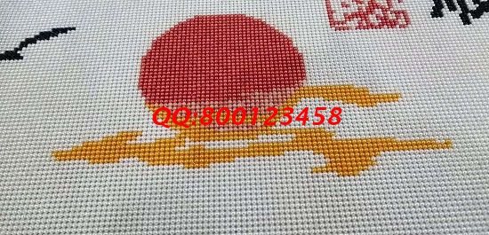 11月25日，想做手工之家的珠繡手工活代理加工項(xiàng)目，這個(gè)可以在家做的手工活很滿(mǎn)意，每次會(huì)領(lǐng)多少加工材料？圖為勵(lì)志珠珠繡成品細(xì)節(jié)實(shí)拍