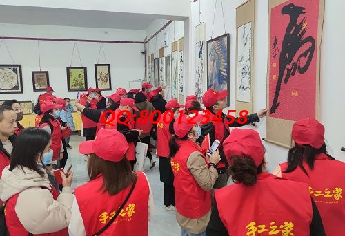 11月27日，可以帶回家做的手工活，手工活代加工，選擇非遺傳統(tǒng)珠繡就對了，圖為手工之家優(yōu)秀繡娘歷次線下培訓(xùn)會剪影
