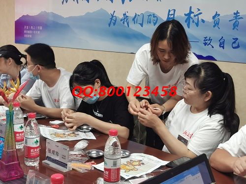11月27日，可以帶回家做的手工活，手工活代加工，選擇非遺傳統(tǒng)珠繡就對了，圖為手工之家優(yōu)秀繡娘歷次線下培訓(xùn)會剪影