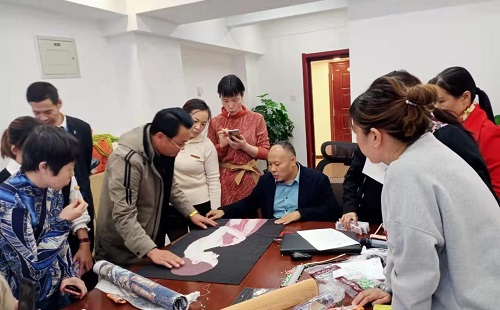 2021如何在家掙錢(qián)？越來(lái)越多人選擇手工活加工(圖1)