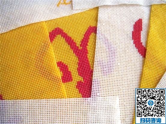 在家?guī)抟材軖赍X，巧手媽媽做手工活串珠加工(圖1)