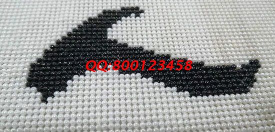 11月1日，考察合作的手工活代理加工項(xiàng)目，在家做手工活掙錢，如何能掙得更多，圖為勵(lì)志珠珠繡成品細(xì)節(jié)實(shí)拍