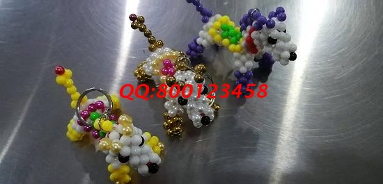 11月9日，手工活加工，可以帶回家做的手工活，長期穩(wěn)定、安全放心就選手工之家，圖為勵志珠珠繡串珠小飾品實拍